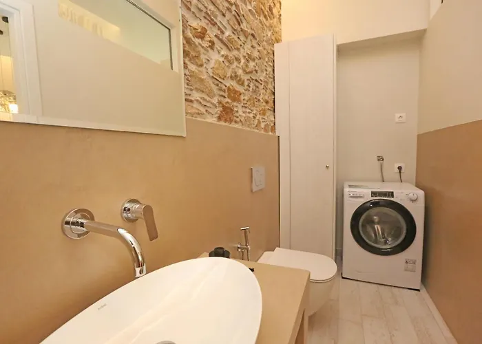 One Syros Apartamento *